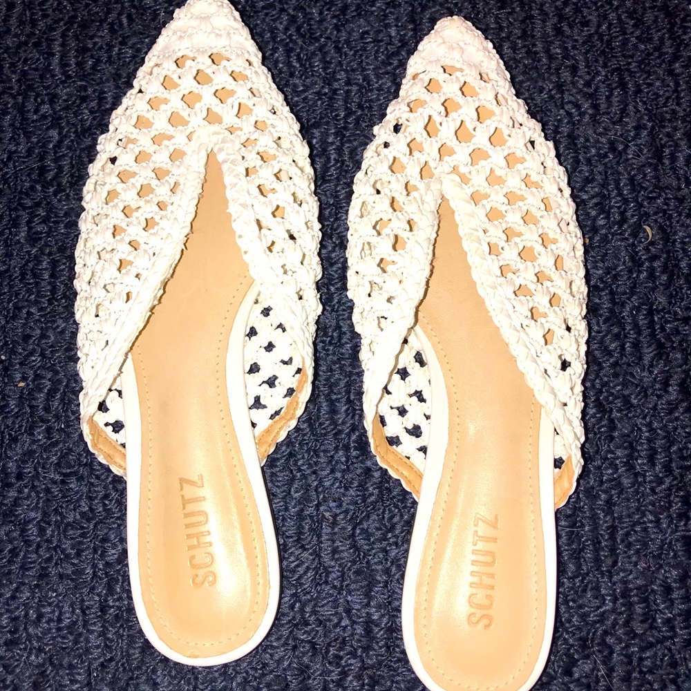 White Shultz pointed toe